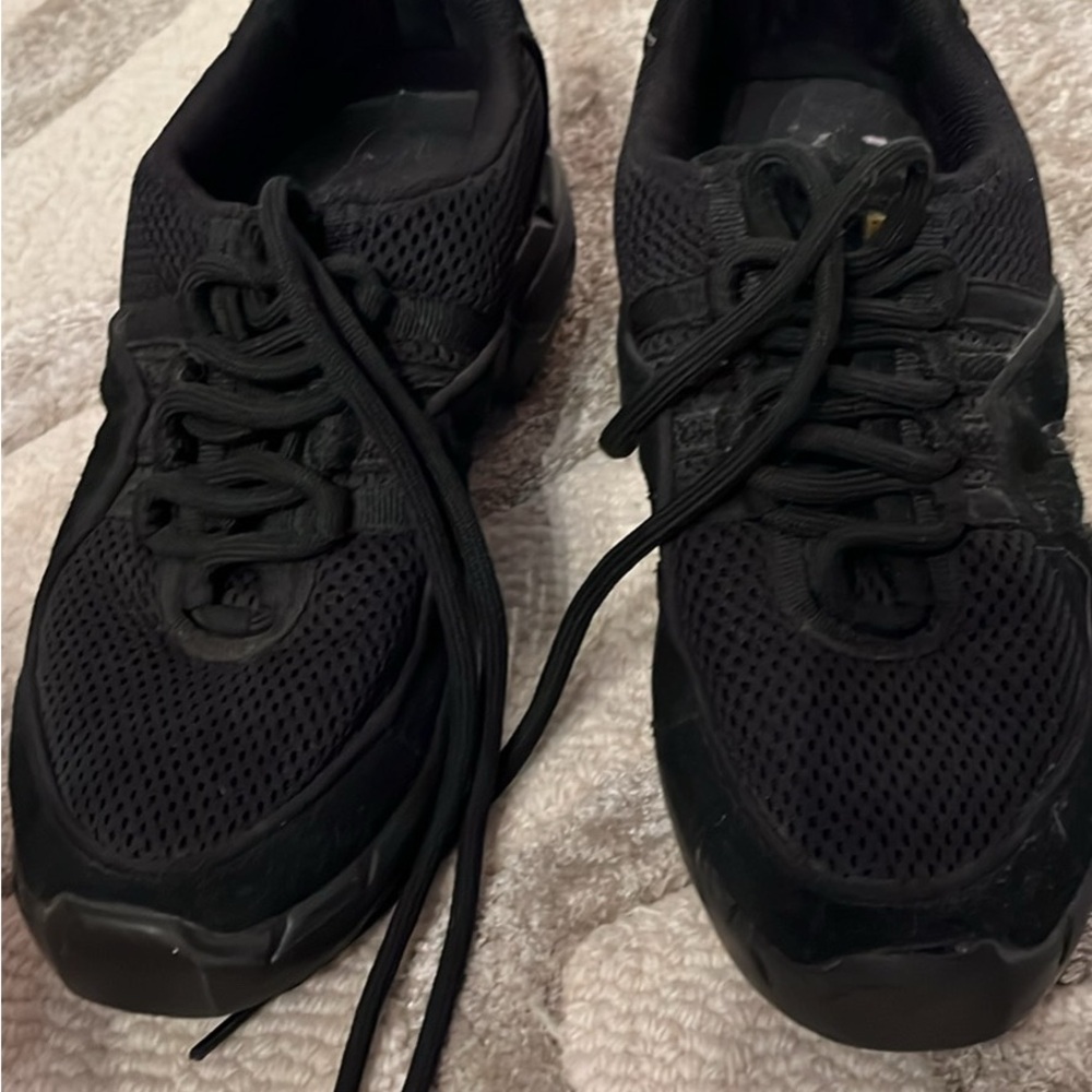 Women’s Black Bloch split sole dance sneakers